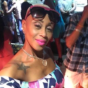 Meet your Posher, Laurie